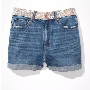 American Eagle size 8 Denim short NWT